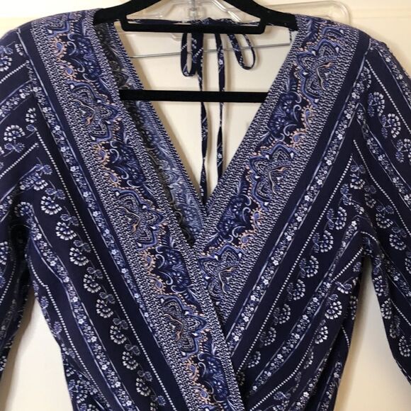 NEW Skies are Blue Navy and White Three Quarter Sleeve Romper Size S NWT - Picture 2 of 16